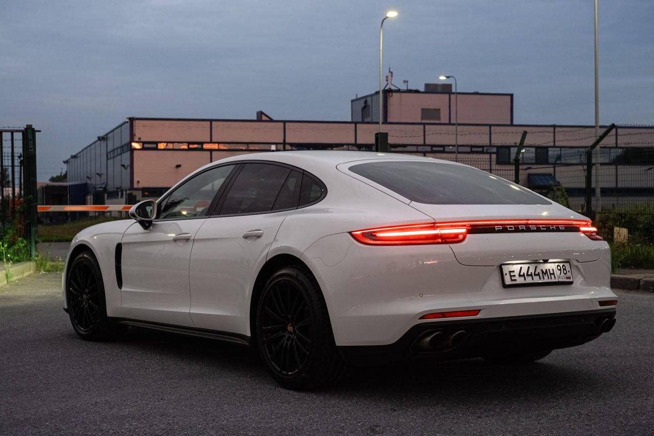 Porsche Panamera 4S